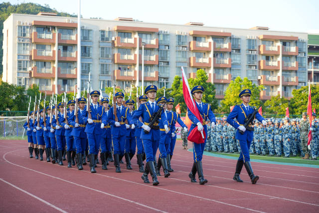 珠海科技学院国旗护卫队