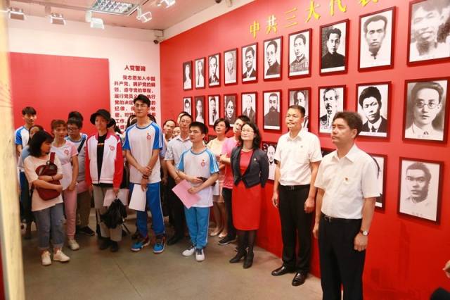 胡钦太书记在中共三大会址纪念馆开展思政课教学。
